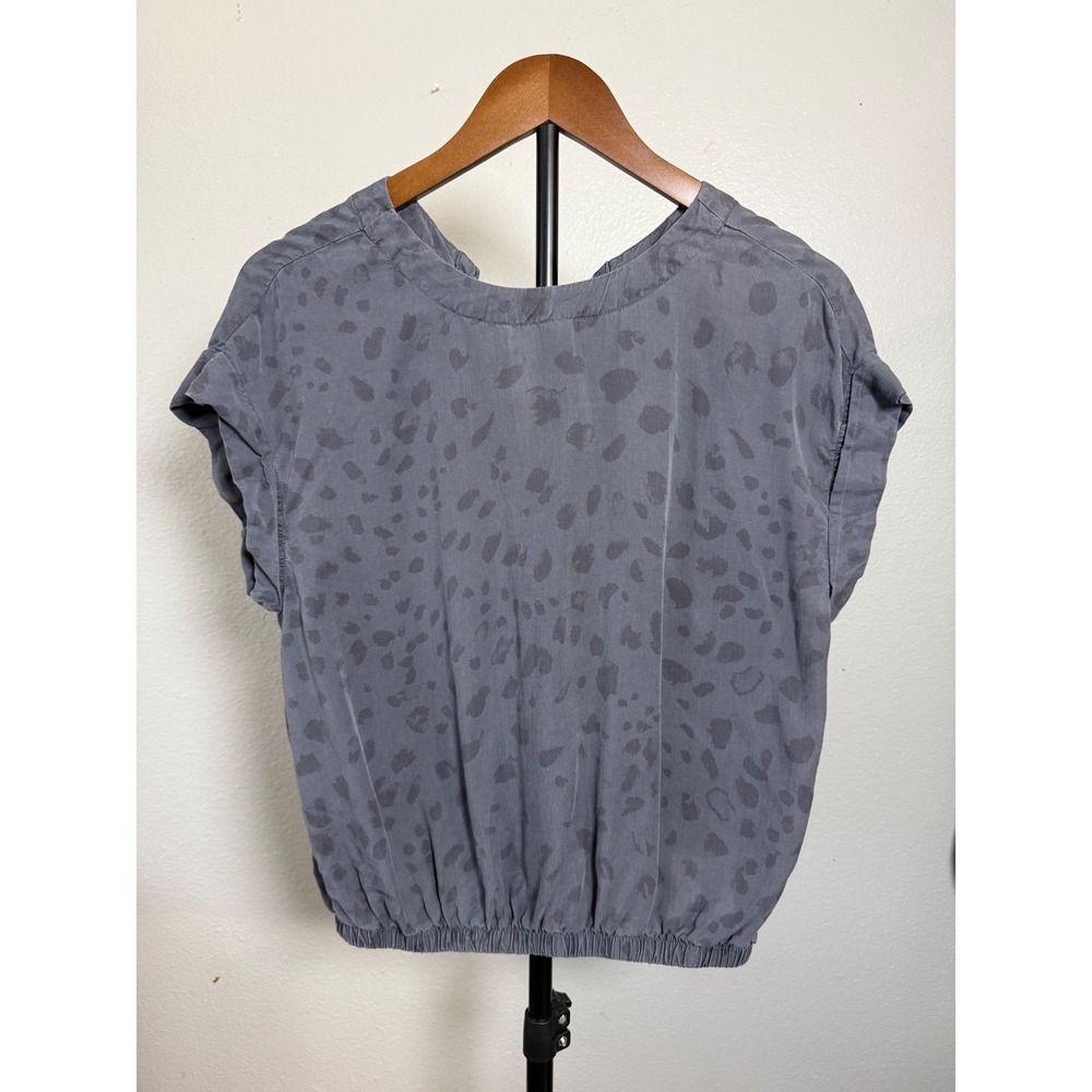 Cloth & Stone Grey Leopard Print Tencel Button Down Elastic Hem Top Large